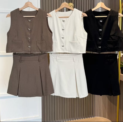 Women Casual Sleeveless Vest With Mini Pleated Skirts